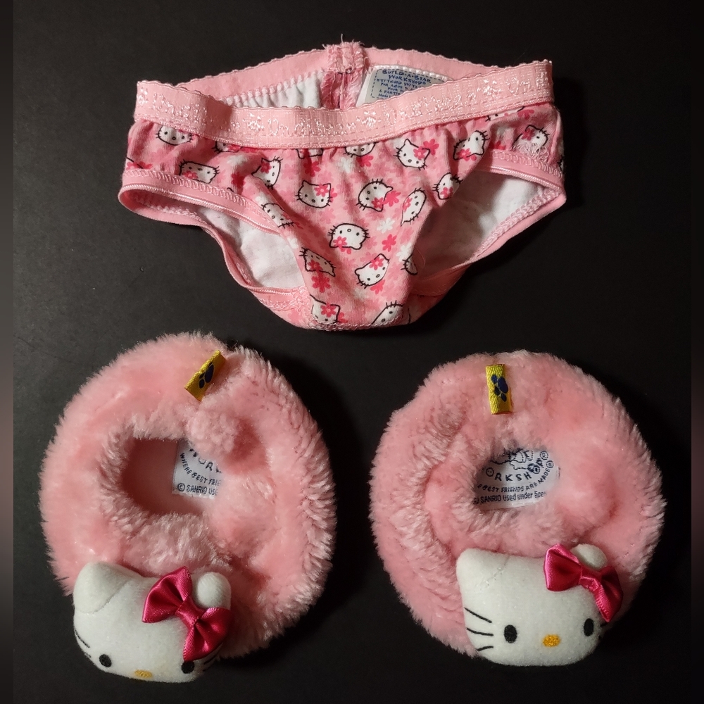 Build A Bear Sanrio HELLO KITTY Slippers Pink Fuzzy Slippers & Underwear